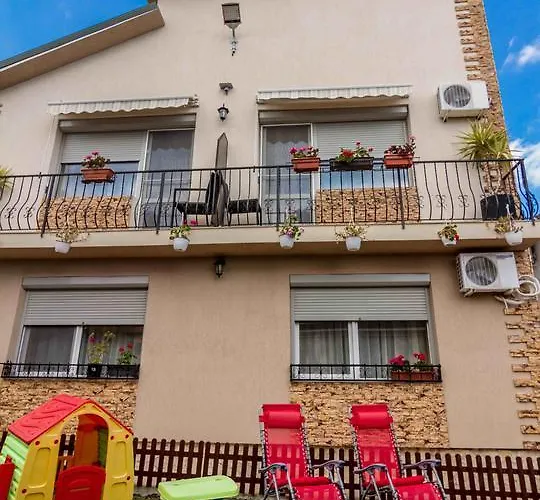 Floare De Iris Konukevi 3*