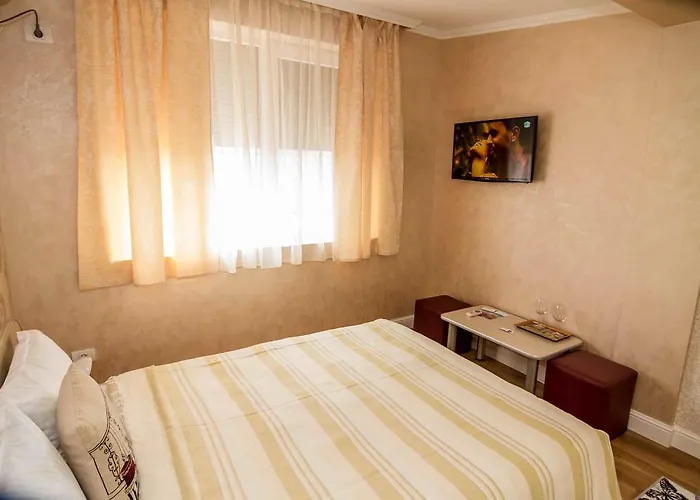 Konukevi Floare De Iris Vama Veche