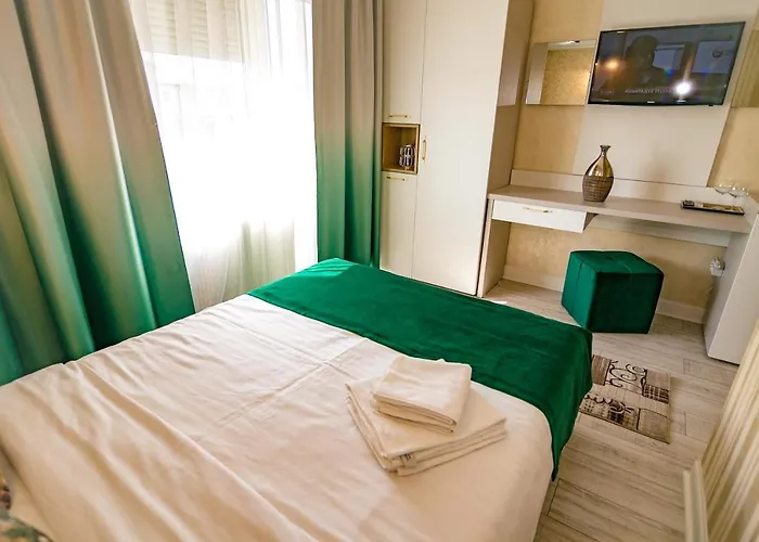 Konukevi Floare De Iris 3*