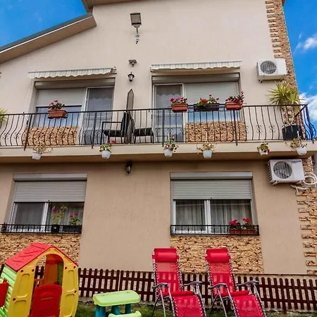 Floare De Iris Guest house 3*